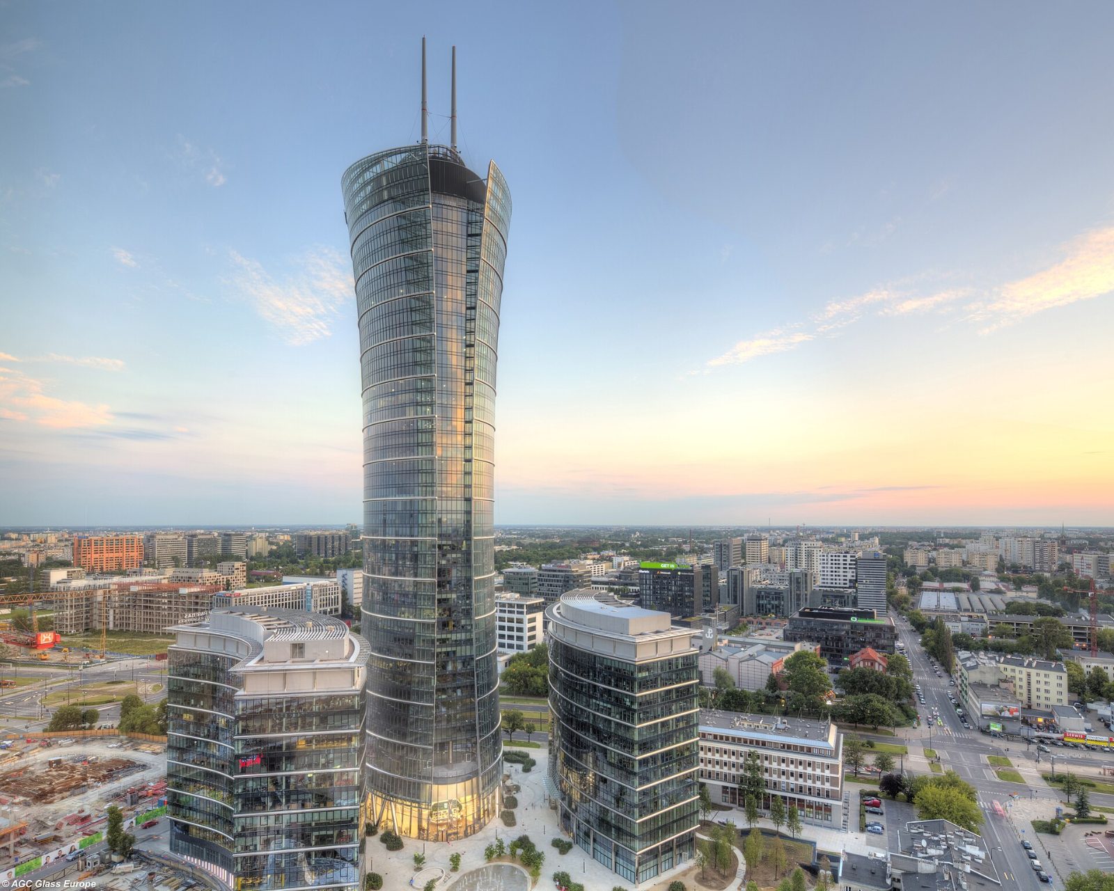 Wieżowiec Warsaw Spire na Woli